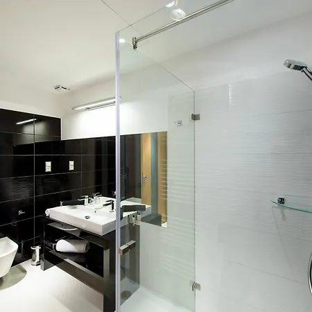 Karoly Corner Residences Apartment