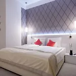 דירה Karoly Corner Residences