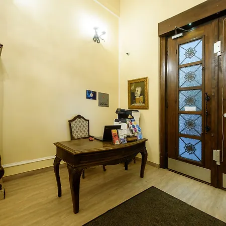Karoly Corner Residences Apartment
