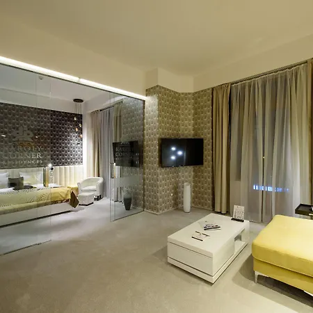 Apartament Karoly Corner Residences *