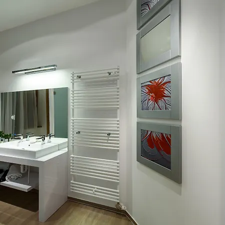 Karoly Corner Residences Apartmán