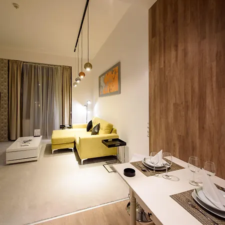 Karoly Corner Residences Apartament *