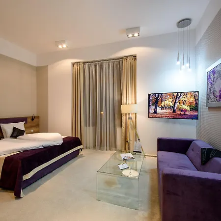 Karoly Corner Residences *