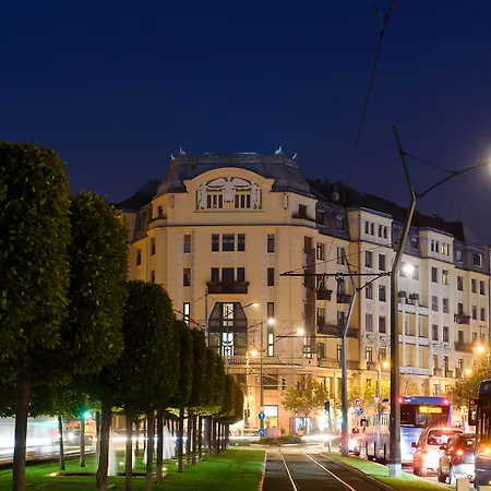 Karoly Corner Residences Apartament *