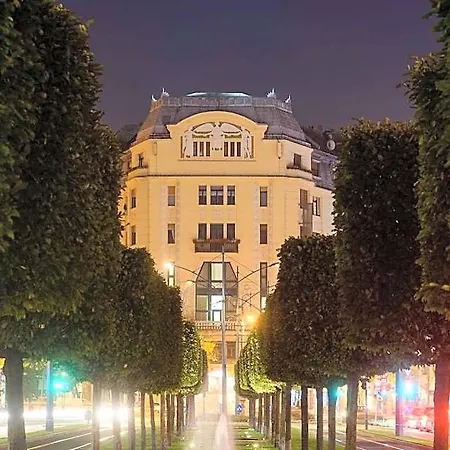 Karoly Corner Residences Apartmán *