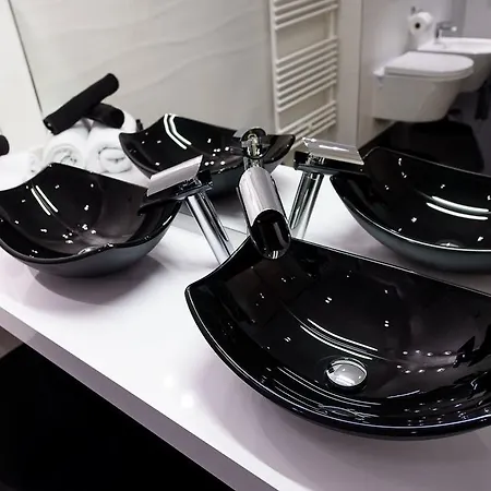 Apartament Karoly Corner Residences *