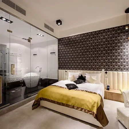 Apartamento Karoly Corner Residences