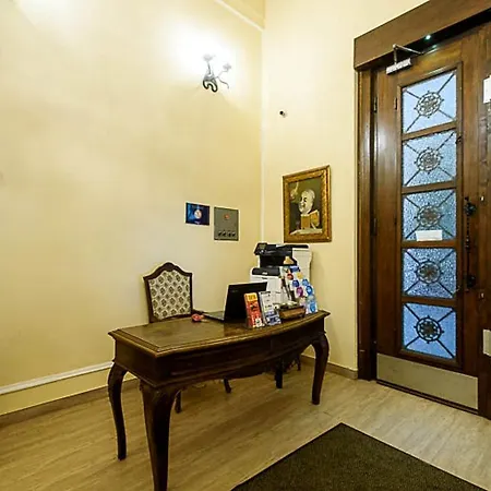 Karoly Corner Residences *