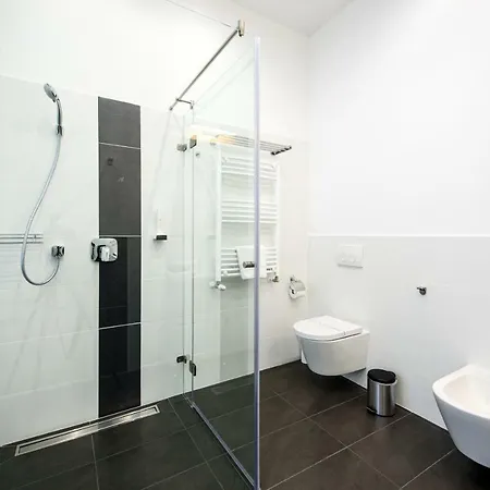 Karoly Corner Residences Apartament