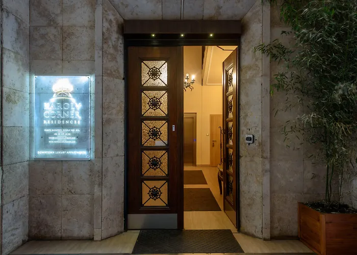 Апартаменты Karoly Corner Residences