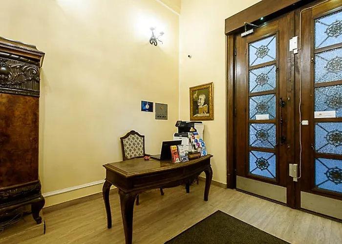 Karoly Corner Residences *