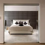 Apartmán Karoly Corner Residences *