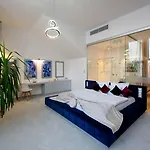 Karoly Corner Residences Apartmán *