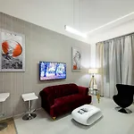 Apartmán Karoly Corner Residences *