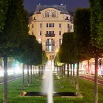 Karoly Corner Residences Apartmán